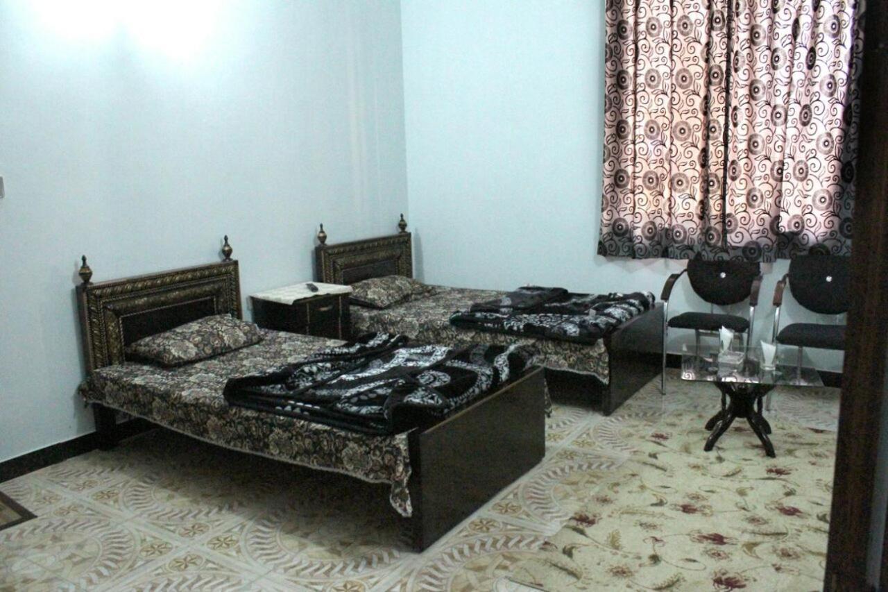 Tulip Guest House Abbottabad Exterior foto